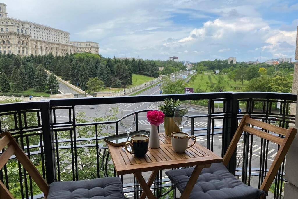 New Luxury Flat In Front Of The Parliament At Unirii Apartament *