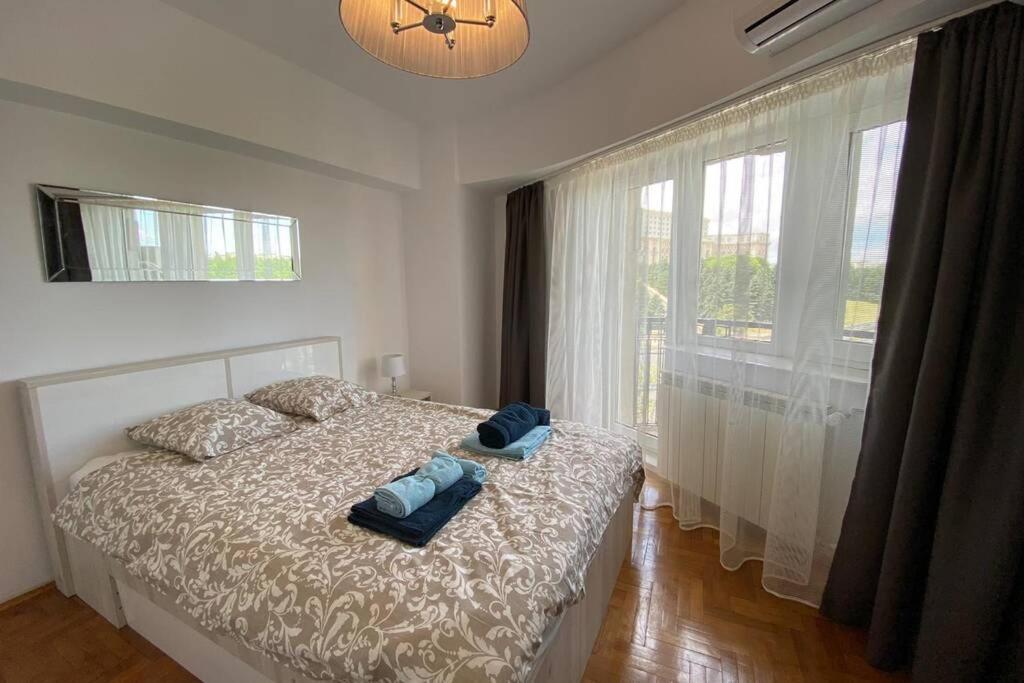 New Luxury Flat In Front Of The Parliament At Unirii Apartament